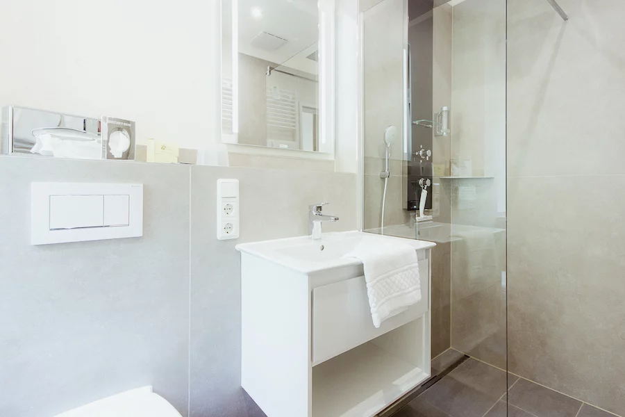 Doppelzimmer-Standard-Bad-10