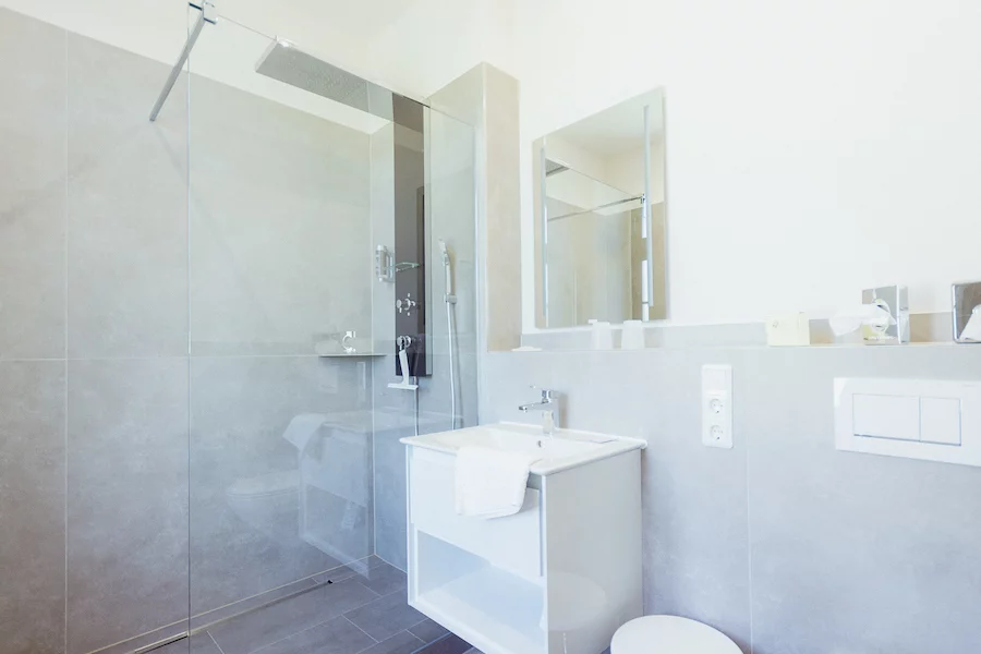 Doppelzimmer-Standard-Plus-Bad-14